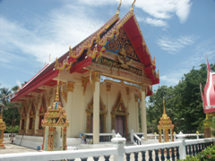 tempel bei maenam